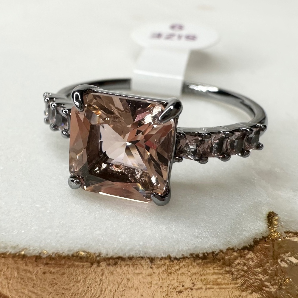 Bomb Party Timeless Glam Morganite Hematite Ring Size 9 NWT RBP7577